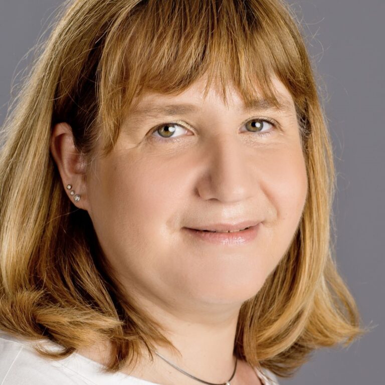 Annett Weigt1